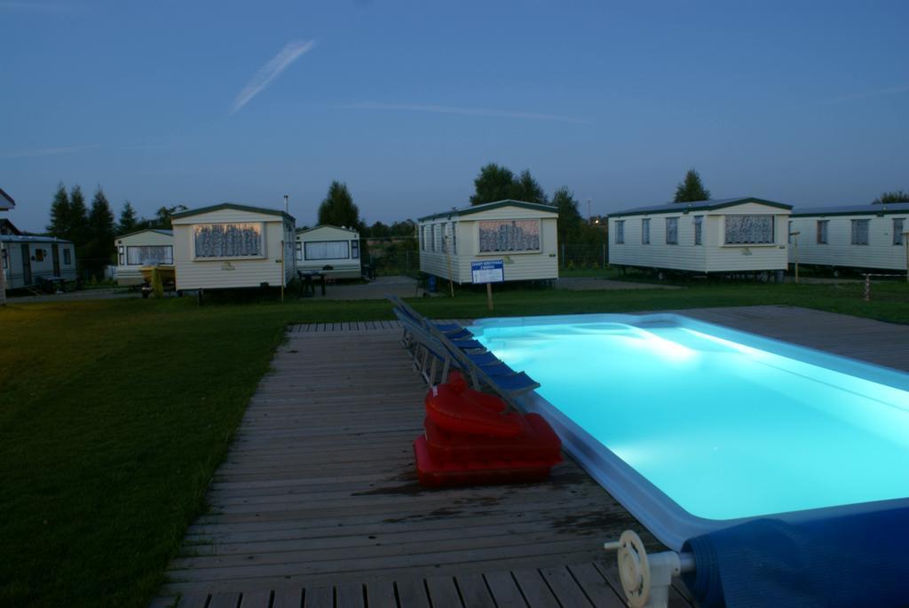 Cuma Camp Villa Sarbinowo Kültér fotó